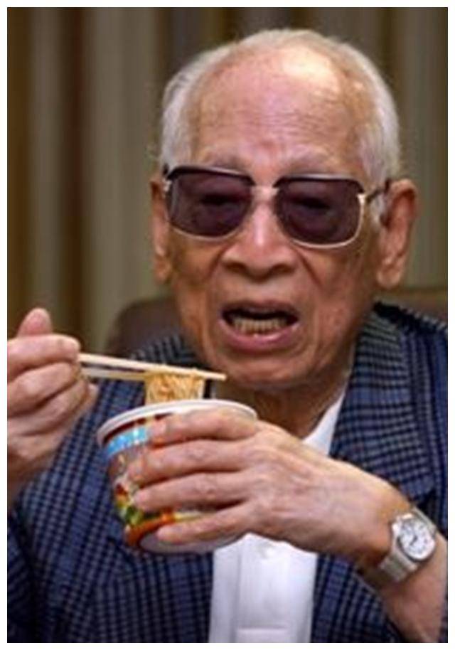 48岁发明一样食物风靡全球而且国人都吃过米乐体育M6直播平台他3次破产2次入狱(图2)