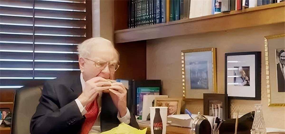 越穷的人越喜欢在两件事上大方要及时远离米乐体育M6直播平台“首富”巴菲特：(图8)