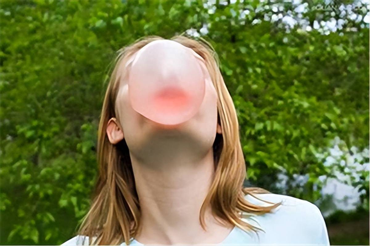 下去？你一定不知道的原因为什么口香糖绝对不能吞(图3)